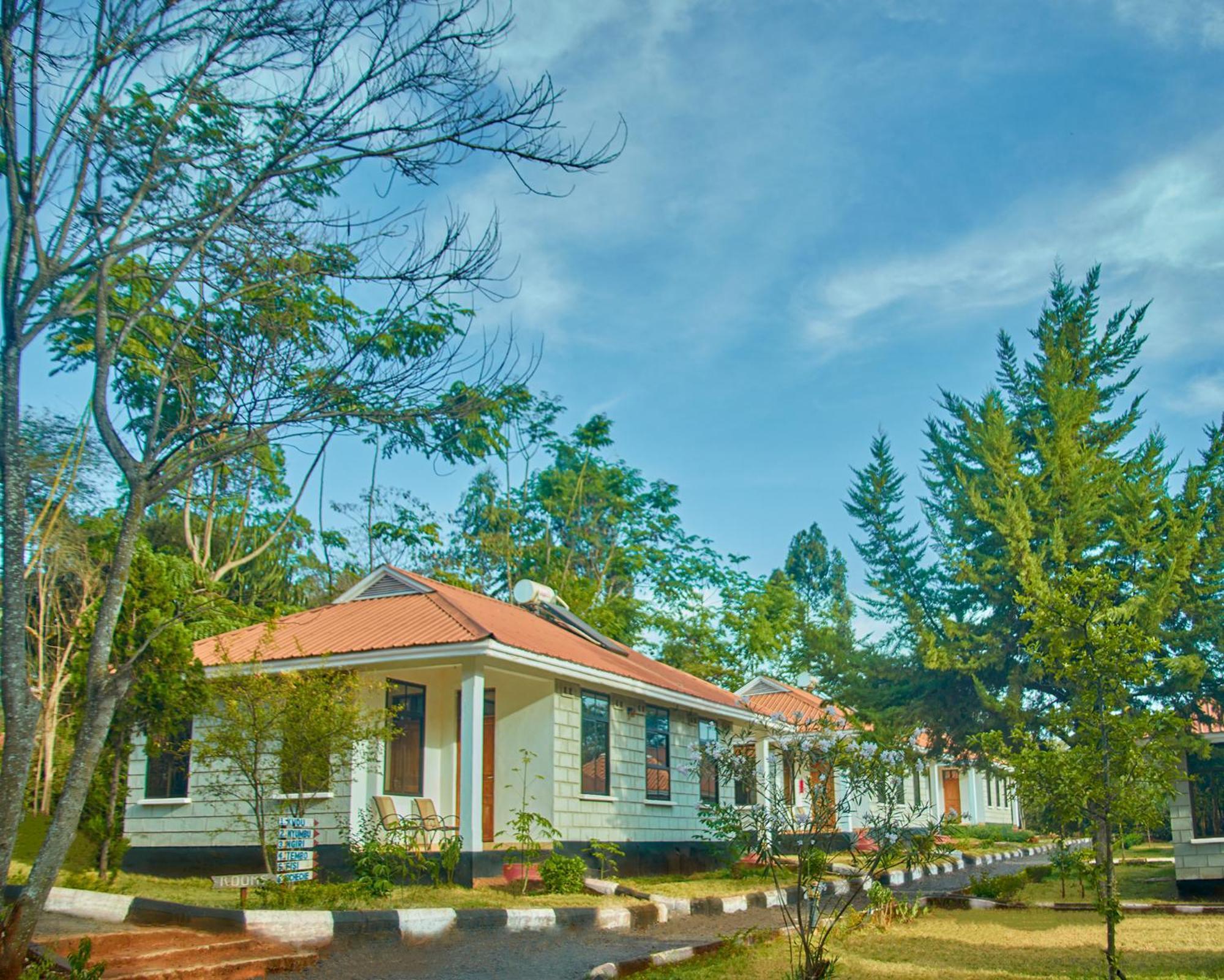Ngorongoro Corridor Lodge Карату Екстериор снимка