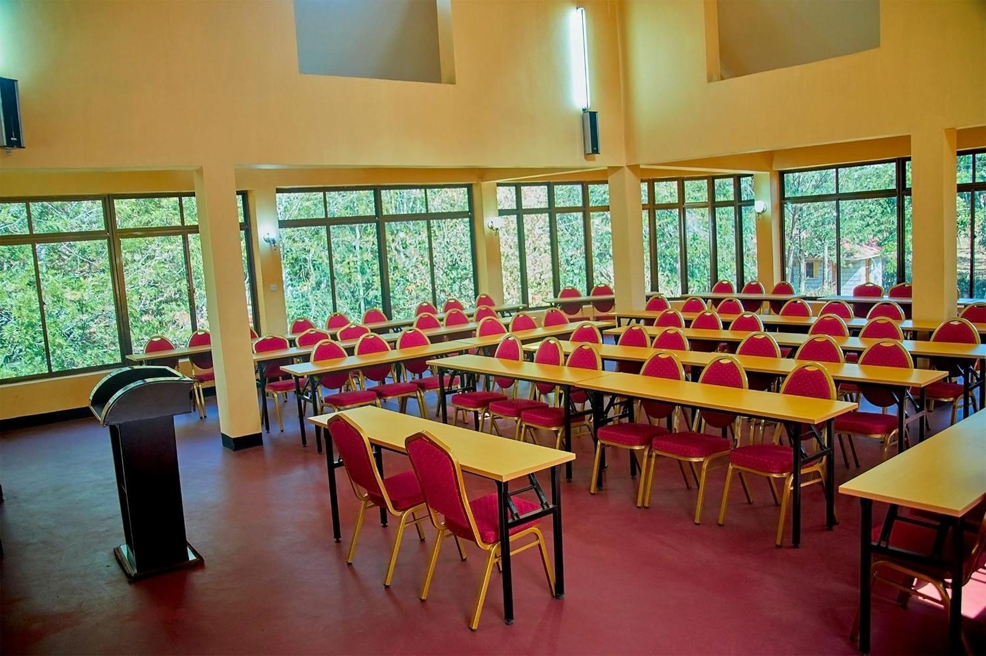 Ngorongoro Corridor Lodge Карату Екстериор снимка