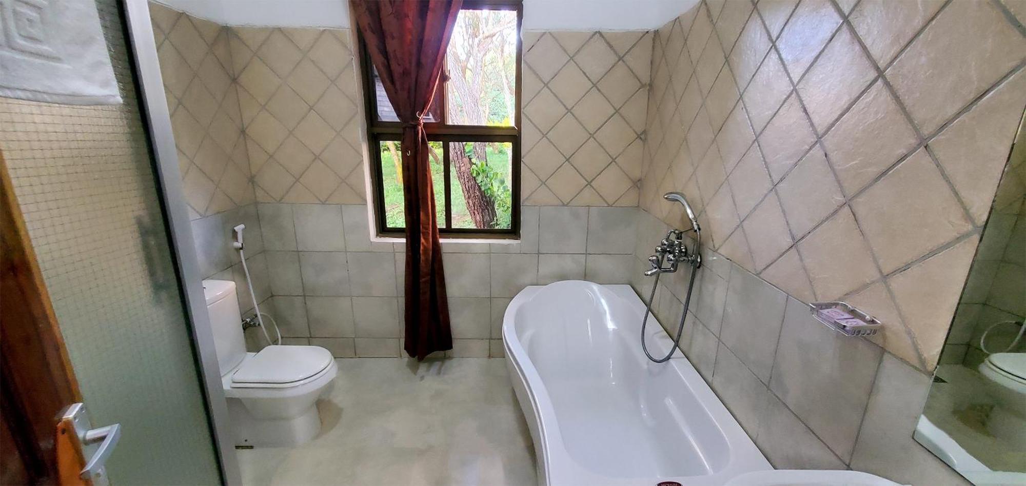 Ngorongoro Corridor Lodge Карату Екстериор снимка
