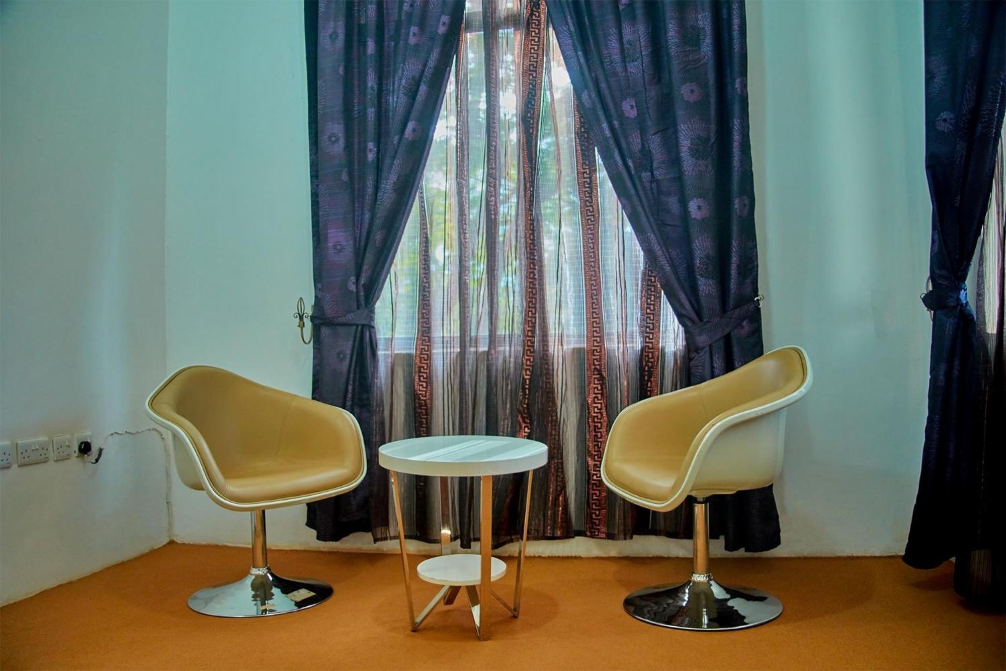 Ngorongoro Corridor Lodge Карату Екстериор снимка