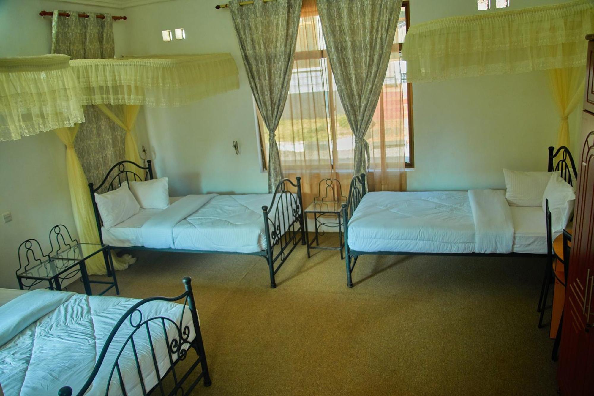 Ngorongoro Corridor Lodge Карату Екстериор снимка