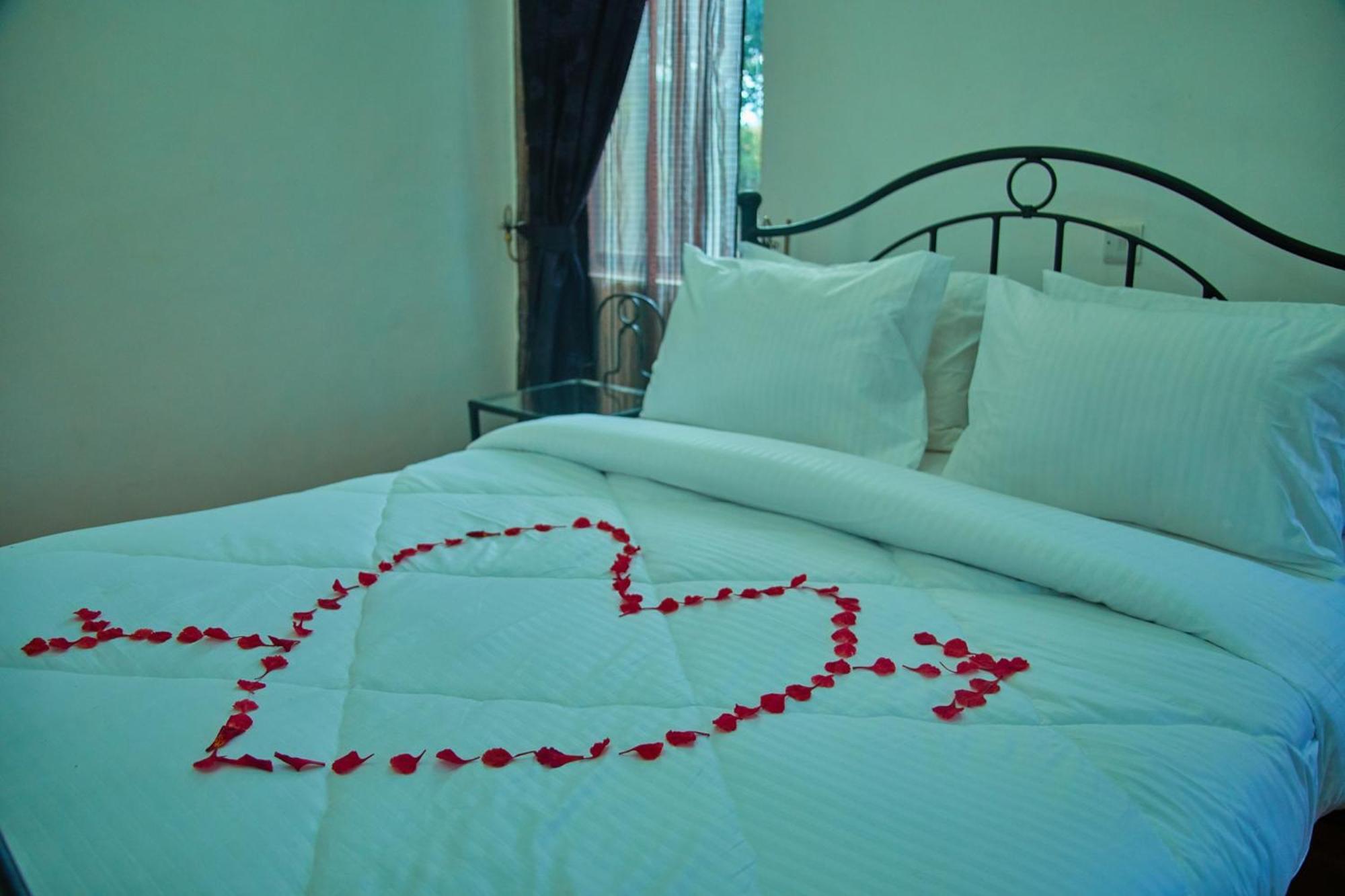 Ngorongoro Corridor Lodge Карату Екстериор снимка